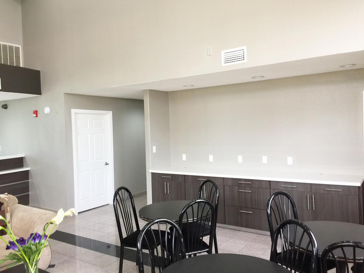 Americas Best Value Inn & Suites Mont Belvieu Houston Eldon Esterno foto